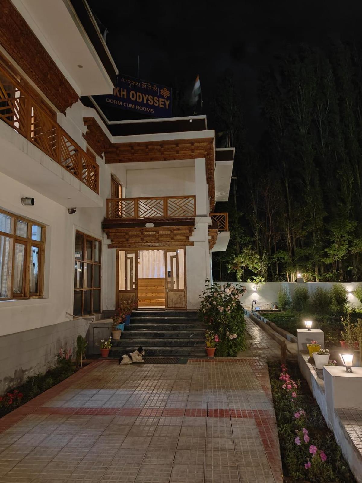 Ladakh Odyssey Hotel Leh Exterior photo